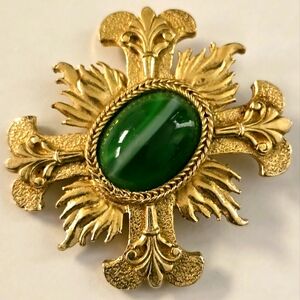 Vintage Accessocraft NYC Gold Tone Green Maltese Cross Brooch pendant estate